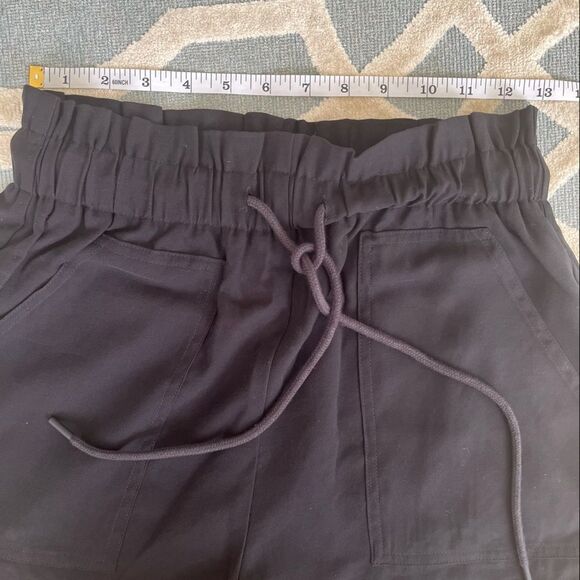 Pull & Bear Basic Woven Shorts Black High Waisted Women’s Size Small - Picture 6 of 9